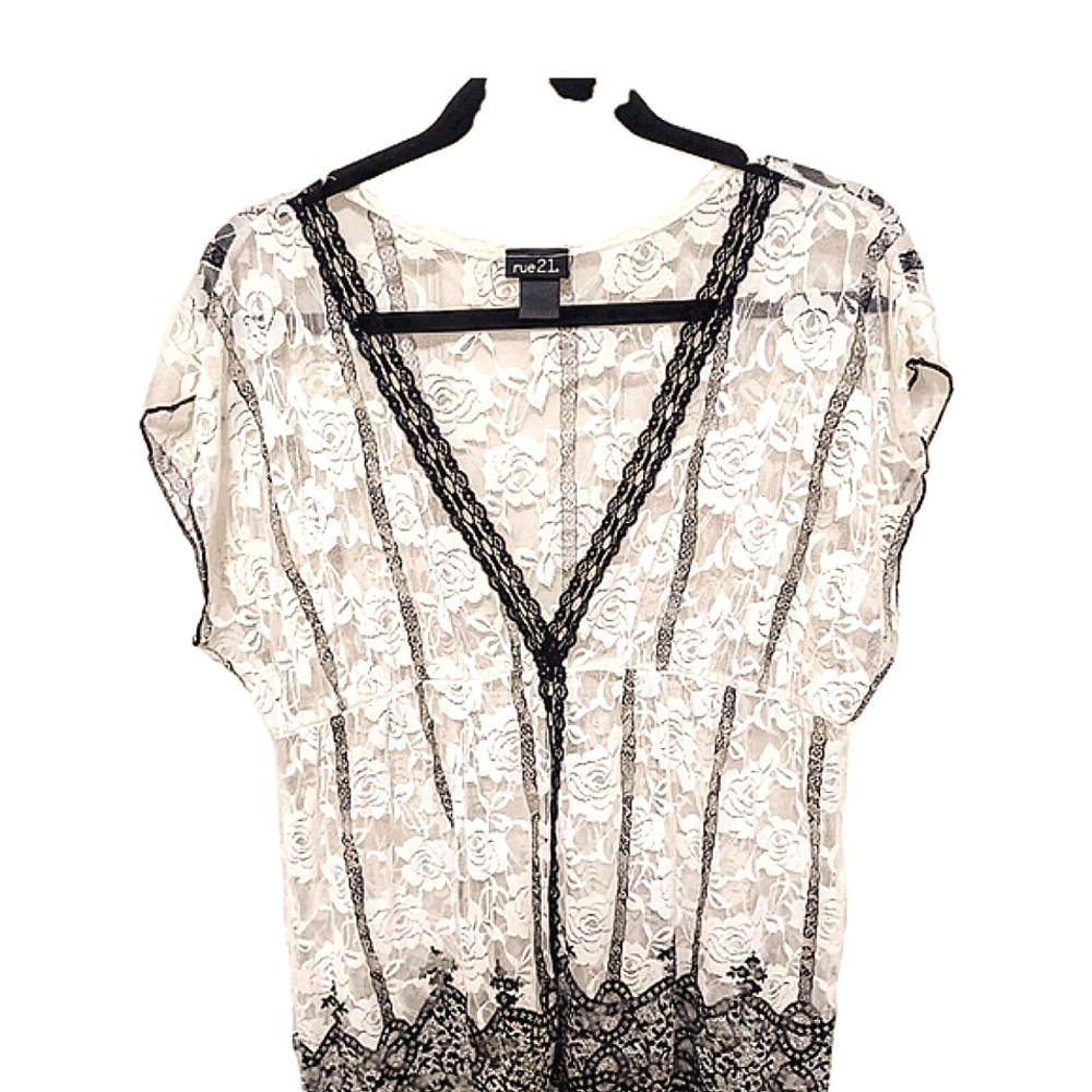 Rue 21 Jr. Size Medium Sheer Black & White Lace Feminine Baby Doll Y2K Goth Top